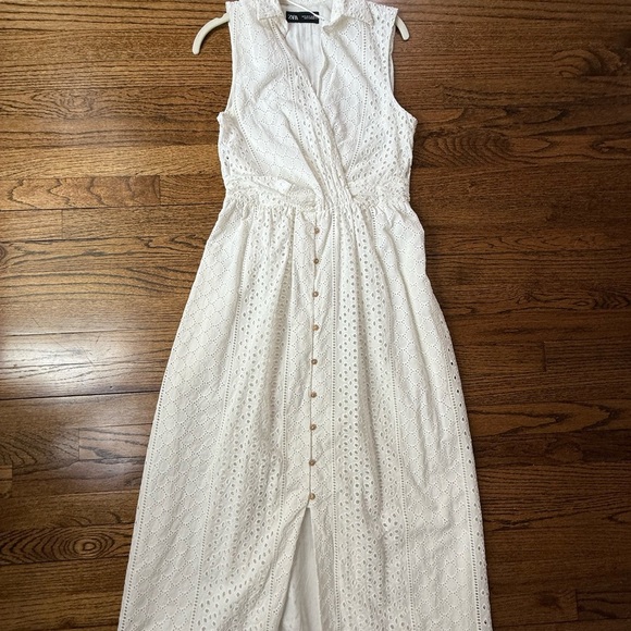 EUC ZARA WHITE OPENWORK EMBROIDERED DRESS - Sz medium - Picture 9 of 10